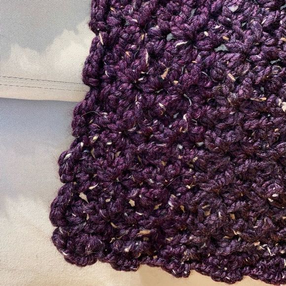 HAND CROCHETED BLANKET - Picture 4 of 4